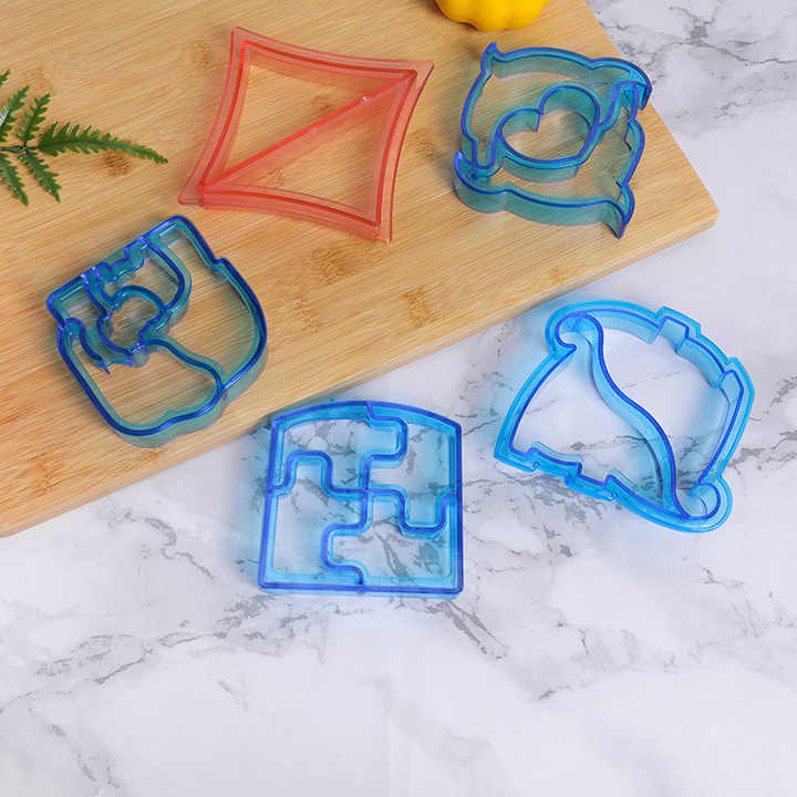 Food Grade Plastic Puzzle Shaped Toast Cutting Diy Bread Cutting Molds for Sandwich Children