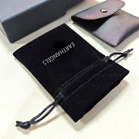 Boîte à bijoux de luxe avec logo personnalisé, estampage à chaud dorée, tiroir en papier avec cordon et pochette à bouton pour emballage et pochette à bijoux