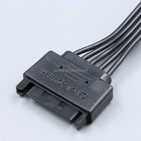 SATA 15-Pin Stromverteilerkabel 1 zu 5 Verlängerungskabel 60cm 18AWG Schwarzes Flachkabel für HDD SSD SATA-Geräte Kühlungsgeeignet