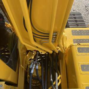 รถขุดตีนตะขาบ Komatsu PC240LC-8M0 มือสอง 123 กิโลวัตต์ 25 ตัน สภาพดี - Product Image 4