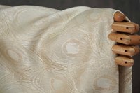 Nouveau tissu jacquard en fil doré à motif plumes de paon de style chinois, tissu teint en fil pour vestes, robes, vêtements et décoration de rideaux