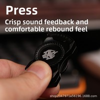 Yijue YJ27 Anti-stress Trois-en-un : Gyroscope de doigt, Poussoir magnétique pour cartes et Pièce rotative métallique lumineuse, pour la décompression des jeunes