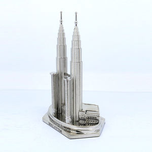 การทำแบบจำลองอาคารปิเตอร์นาส ทาวเวอร์ส แบบ 3 มิติ อัตราส่วน 1:2500 ของขวัญโลหะ แบบจำลองอาคารชื่อดัง 3 มิติ - Product Image 5