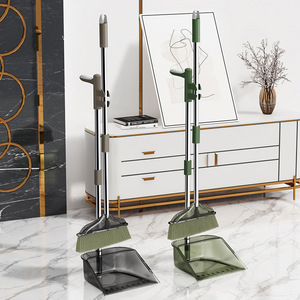 Juego de escoba y recogedor transparentes de plástico, ligeros, fáciles de limpiar, para uso doméstico, con cerdas finas y raspador largo - Product Image 3