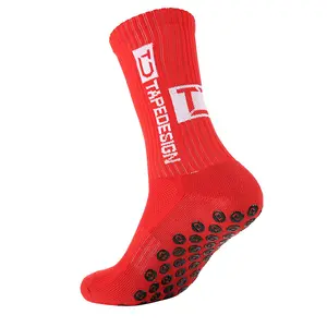 Venta al por mayor de calidad bordado impresión agarre calcetines apoyo personalizado calcetines logotipo diseño colores tamaños y materiales para deportes tripulación Calcetines