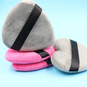 Logo personnalisé velours visage et corps blanc noir rose miroitant poudre bouffante réglage poudre ample bouffante pointu coeur poudre bouffante - Product Image 4