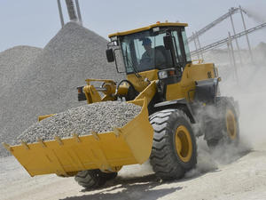 4 Ton LG946L Front End <b>Loader</b> by China Earth-Moving Machinery with 2.3m³ Standard Bucket Capacity for Sale - Product Image 3