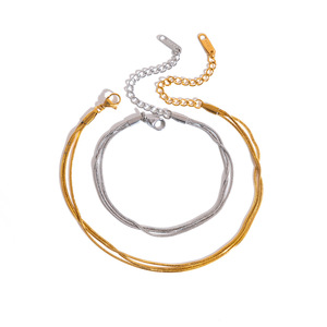 Pulsera de Cadena de Serpiente de Acero Inoxidable para Mujer, Chapada en Oro de 18K, Tres Capas, Joyería Minimalista, Regalo, Accesorio de Moda - Product Image 5