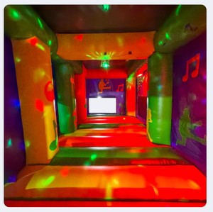 Structure gonflable Scène Principale, Château Gonflable Thème Festival de Musique avec Lumières LED, Structure Gonflable Disco DJ B-Stage - Product Image 6