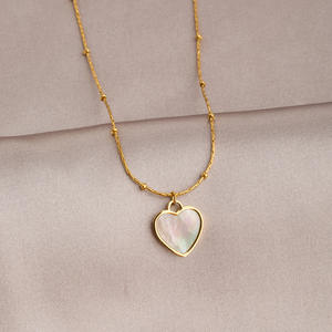 XL240 18K chapado en oro collar de acero inoxidable corazón cuadrado colgante madre de perla Cadena de cuentas impermeable - Product Image 3