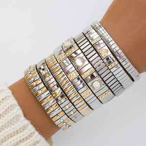 YF3905 Heißes Elastisches Edelstahlarmband Liebe Pentagramm Zirkon Zweifarbig Wasserfeste Armbänder - Product Image 2