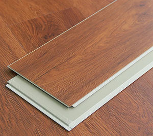 Machine d'occasion certifiée CE <span class=keywords><strong>pour</strong></span> la fabrication de revêtements de sol en PVC LVT, extrudeuse bivis à haute productivité <span class=keywords><strong>pour</strong></span> tapis et moquettes en rouleaux, dispositif efficace - Product Image 3