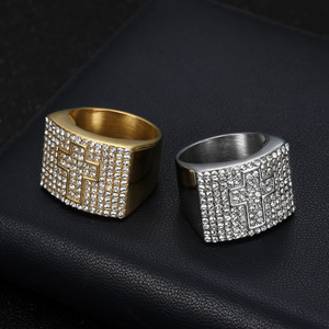 유행 18K 금 도금 금속 방수 모조 다이아몬드 십자가 모양 힙합 남자 반지 - Product Image 1