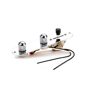 Plaque de commande entièrement chargée Plaque de commande pré-câblée à 3 voies avec faisceau de câblage pour <span class=keywords><strong>Tele</strong></span>/Telecaster <span class=keywords><strong>Chrome</strong></span>/Black/Gold - Product Image 1