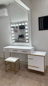White and Gold Dressing Table: Modern Elegance for Any Bedroom
