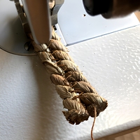 Machine à coudre zigzag industrielle à faible bruit, matériau de 1 cm d'épaisseur, moteur à entraînement direct CE haute performance 220V