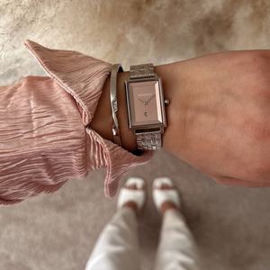 Reloj de Mujer de 37MM con Esfera Grande, Caja en Oro Rosa y Esfera Rosa, Reloj de Cuarzo Clásico de 3 Agujas para Damas - Product Image 4