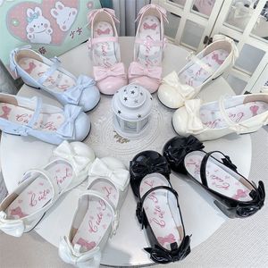 Chaussures de mariée Mary Jane françaises pour femmes, collection automne-été 2026, à talon carré, respirantes, à brides croisées, en cuir véritable - Product Image 1