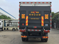 Camion à ordures Changan entièrement hermétique avec benne hydraulique, camion de collecte des déchets pour l'assainissement municipal