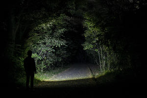 Professional 575Lumen <b>LED</b> <b>Flashlight</b> Focus Control AA Battery IP67 Waterproof Drop-Proof Adjustable Beam 200-300M Beam Distance - Product Image 2