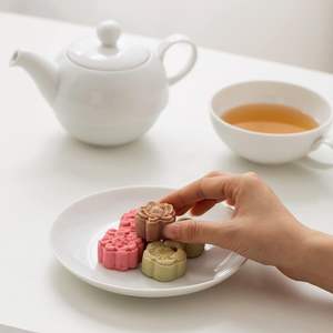 Service à thé individuel en porcelaine blanche de qualité supérieure <span class=keywords><strong>théière</strong></span> en céramique <span class=keywords><strong>théière</strong></span> en céramique avec infuseur et soucoupe, <span class=keywords><strong>théière</strong></span> avec passoire pour thé - Product Image 2