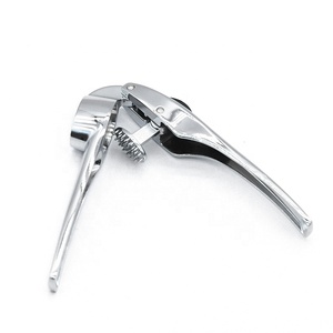 Utensilio Clásico para Verduras, Prensa de Ajo Metálica de Zinc, Modelo 01BC039 - Product Image 6