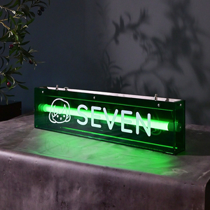 Hộp Đèn Acrylic tùy chỉnh với dây thép treo trong phòng trưng bày hành lang - Product Image 6