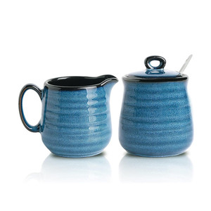 Ensemble de vaisselle en porcelaine personnalisé : Pichet à crème, distributeur de crème pour café, sucrier avec couvercle et cuillère pour le service - Product Image 1