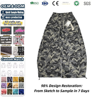 Pantalon de survêtement cargo ample camouflage personnalisé pour homme, coupe mi-lourde, jambe large, cordon de serrage réglable à la taille, style streetwear, avec porte-clés