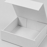Boîte cadeau rectangulaire pliable blanche personnalisée avec couvercle à charnière pour l'emballage de produits de vente au détail, bijoux, cosmétiques, bougies et coffrets cadeaux
