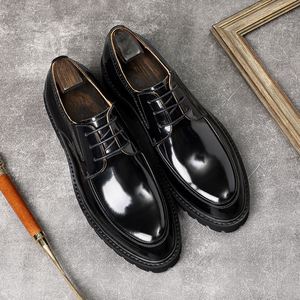 Zapatos de Vestir Clásicos de Lujo para Hombre con Diseño de Puntera de Alas y Acabado Brillante, Zapatos Formales de Cuero con Cordones - Product Image 1