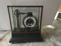Horloge de table/bureau mécanique de style français, en laiton antique et cuivre, avec roulement à billes industriel et bois de rose massif