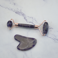Ensemble de rouleau facial en cristal d'améthyste de luxe et de pierre Gua Sha pour une peau éclatante et saine