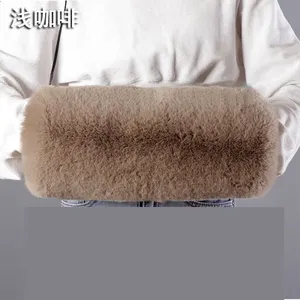 Chauffe-mains chauffant en <span class=keywords><strong>fausse</strong></span> <span class=keywords><strong>fourrure</strong></span> blanche surdimensionnée pour femme - Product Image 4