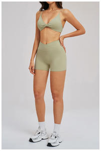 ชุดออกกำลังกายสำหรับผู้หญิง กางเกงขาสั้น บรา ชุดโยคะ ชุดฟิตเนส กางเกงขาสั้นเอวสูงแบบไขว้ ระบายอากาศได้ดี ไร้ตะเข็บ - Product Image 6