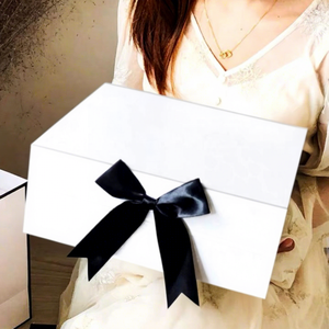 Boîte cadeau magnétique haut de gamme pour bijoux, imprimée sur mesure, avec doublure en éponge, finition mate, design portable et logo personnalisé - Product Image 1