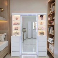 Station de salon en verre au design moderne pour miroir de coiffeuse, table à langer en bois MDF avec éclairage pour la chambre à coucher