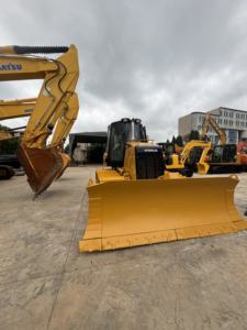 <span class=keywords><strong>Bulldozer</strong></span> sobre orugas Caterpillar D5K de color original con motor <span class=keywords><strong>Cat</strong></span> Horas DE TRABAJO bajas Características Motor central y componentes de bomba - Product Image 3