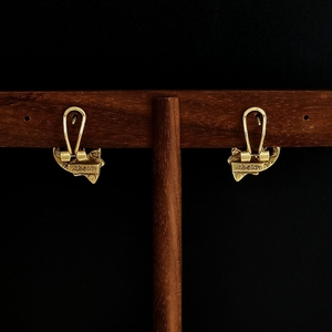 Boucles d'oreilles vintage Qingdao, clous en émail rouge-brun en forme de feuille d'érable plaqués, pour femmes - Product Image 3