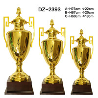 DZ-2393 trophée de tennis en métal plaqué or sur mesure récompense 73cm/67cm/60cm Style sportif de haute qualité pas cher