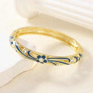 Vòng tay phong cách cung điện cổ điển Cloisonne màu hồng, dòng hoa men dầu, kiểu dáng thời trang mở - Product Image 6