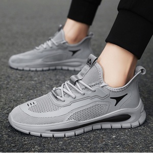 Chaussures de sport décontractées pour hommes, respirantes, en maille, noires unies, chaussures de sécurité pour le travail, chaussures de marche - Product Image 6