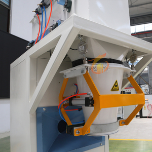 Empaquetadora automática de estiércol de 50kg con tolva y sistema de pesaje - Product Image 3