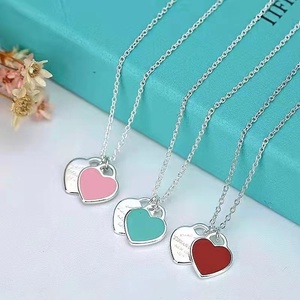 Collares de moda Corazones dobles Esmalte Drop-In Collares adhesivos Rojo Azul Rosa Colgantes Collares para mujeres - Product Image 1