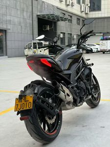 Motocicleta de Gasolina <span class=keywords><strong>Benelli</strong></span> <span class=keywords><strong>502C</strong></span> Big Devil de Segunda Mano, Refrigerada por Agua, 500cc - Product Image 3