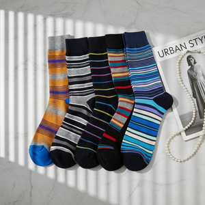 ถุงเท้าผู้ชาย ODM Qiying ขายส่งจำนวนมาก ลายแจ็คการ์ด วินเทจ ระบายอากาศได้ดี สไตล์นอร์ดิก สำหรับฤดูหนาว อุ่นสบาย ผลิตจากผ้าฝ้าย 100% รับสั่งทำโลโก้ - Product Image 6