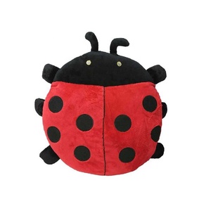 Vente en gros à bas <span class=keywords><strong>prix</strong></span>, oreiller en peluche <span class=keywords><strong>coccinelle</strong></span> doux 15cm ODM, personnage d'anime pour garçons, <span class=keywords><strong>sac</strong></span> amusant avec logo brodé - Product Image 3