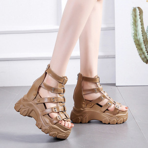 <span class=keywords><strong>Sandales</strong></span> compensées à plateforme carrée ouverte pour <span class=keywords><strong>femme</strong></span>, nouvelle collection été 2025, design tendance, semelle intérieure compensée de 12 <span class=keywords><strong>cm</strong></span>, 3 options de couleurs, à lacets, en PU - Product Image 1