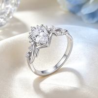 Bague de fiançailles et de mariage en argent sterling 925 avec moissanite VVS en forme de couronne, personnalisée et délicate, de la marque Moyu Jewelry, pour femmes