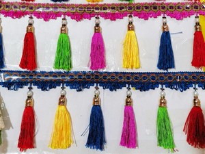 ลายไม้แขวนห้าสีสำหรับตกแต่งกระจกหน้ารถยนต์นั่งส่วนบุคคลขนาดใหญ่ทำจากผ้าออร์แกนซ่า - Product Image 3